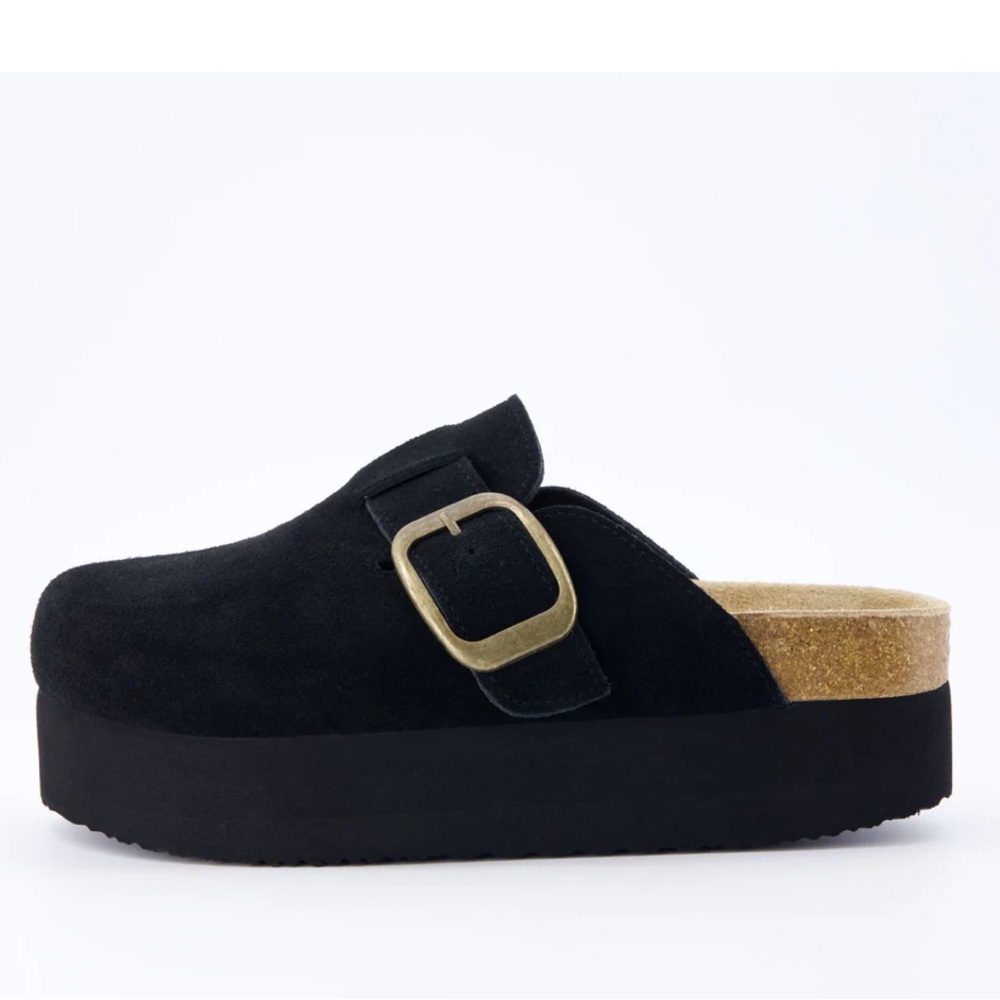 Cushion air lifted clogs size 8